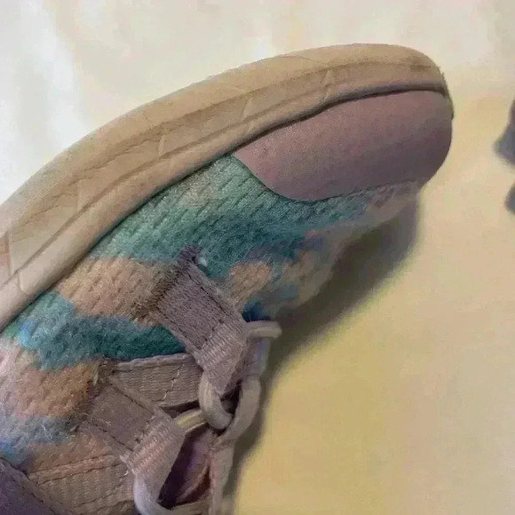 Under Armour Girls Kids Size 2 Slip On Sneakers - Picture 5 of 5